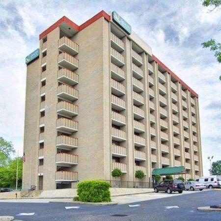 Quality Inn & Suites Fayetteville Εξωτερικό φωτογραφία