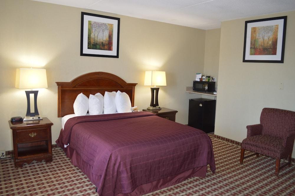 Quality Inn & Suites Fayetteville Εξωτερικό φωτογραφία