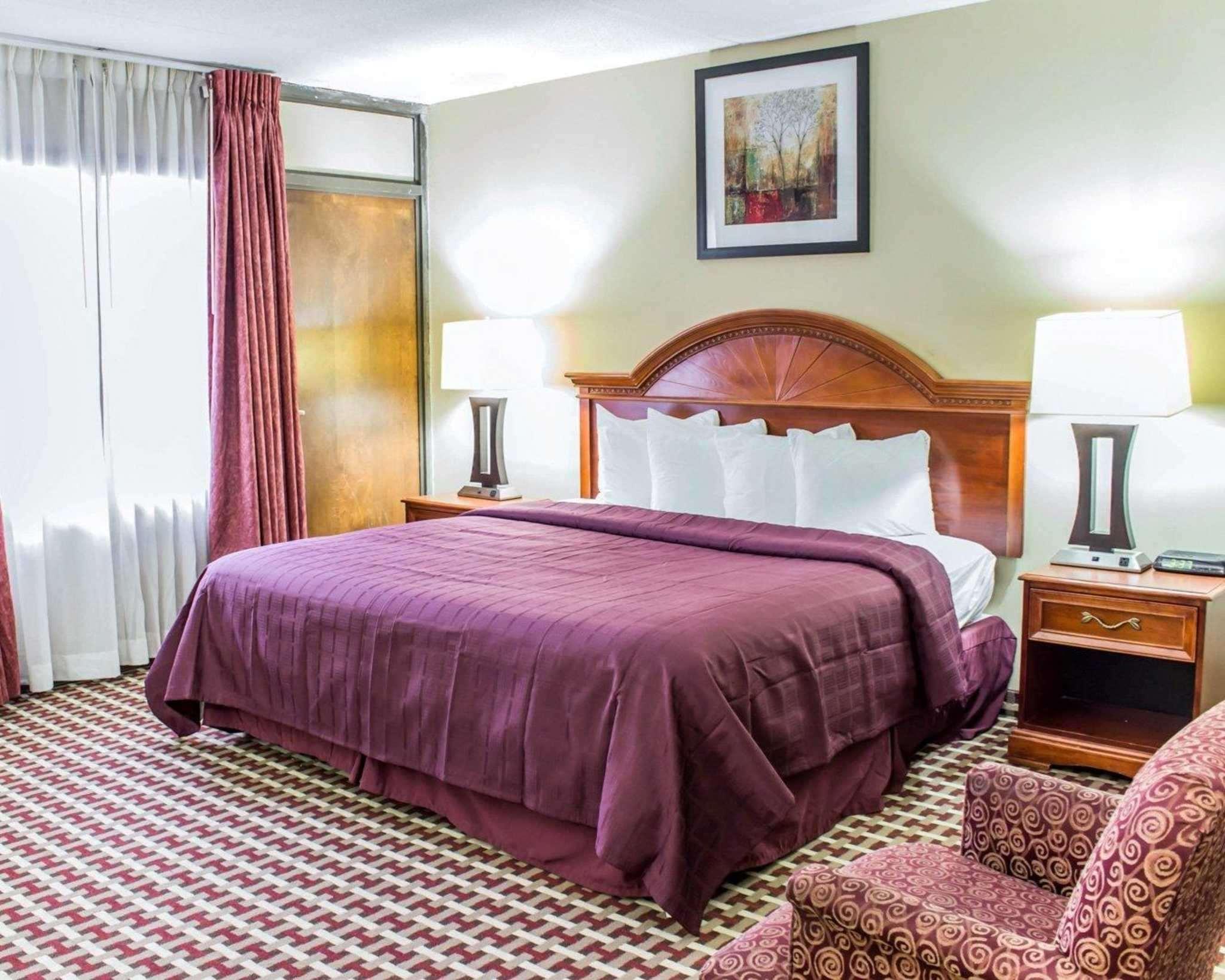 Quality Inn & Suites Fayetteville Εξωτερικό φωτογραφία