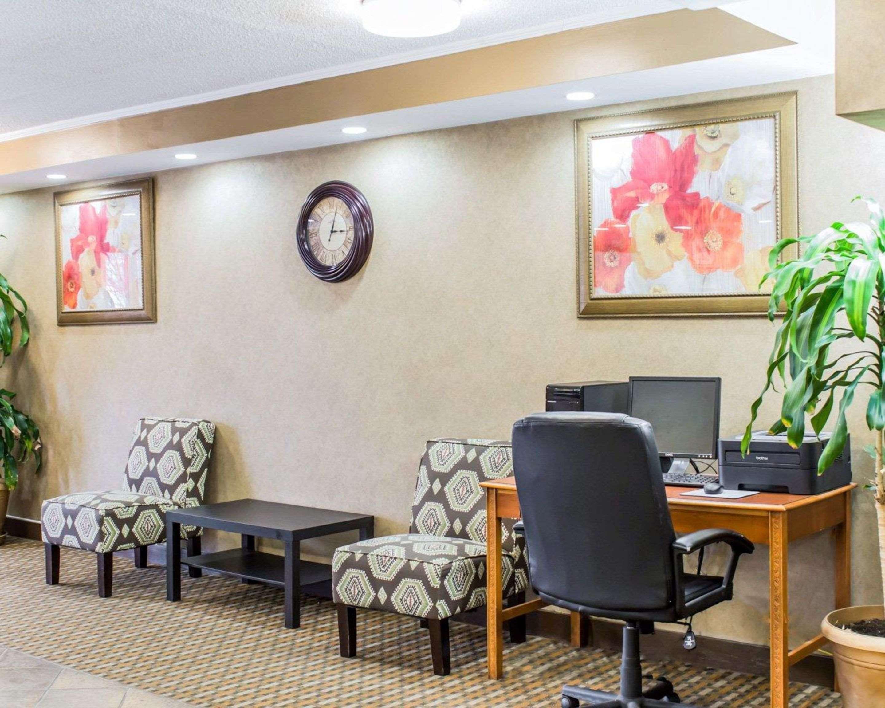 Quality Inn & Suites Fayetteville Εξωτερικό φωτογραφία