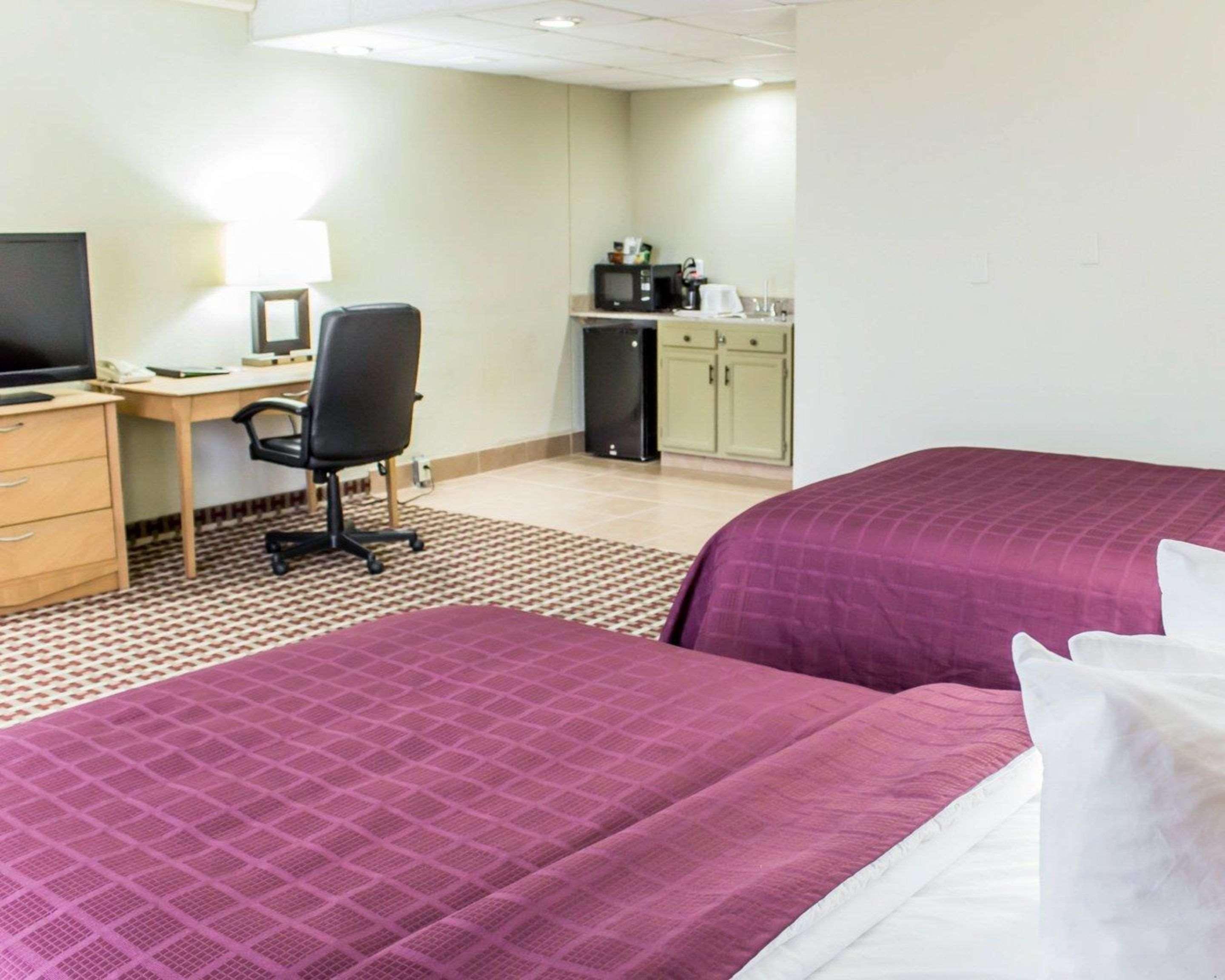 Quality Inn & Suites Fayetteville Εξωτερικό φωτογραφία