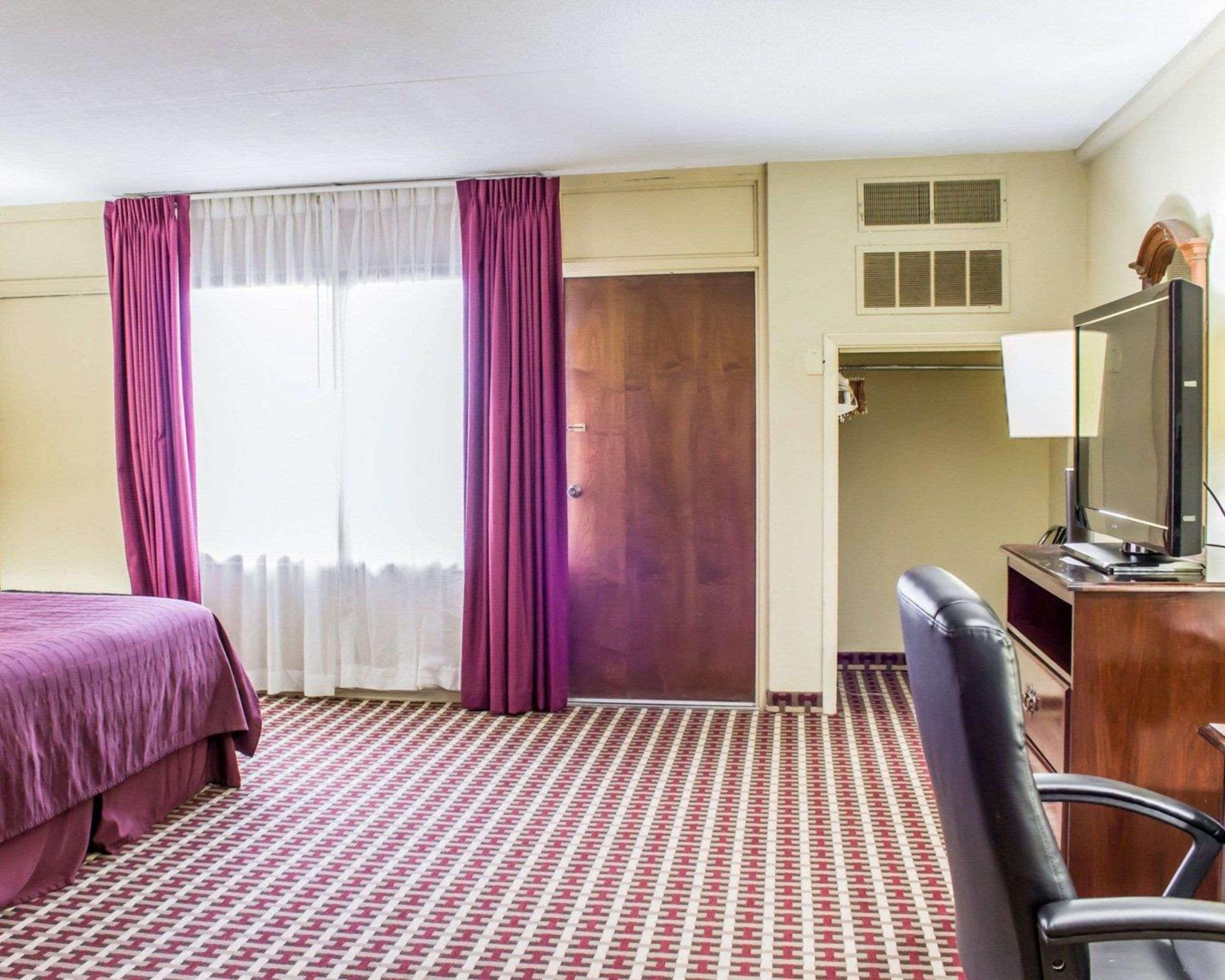Quality Inn & Suites Fayetteville Εξωτερικό φωτογραφία
