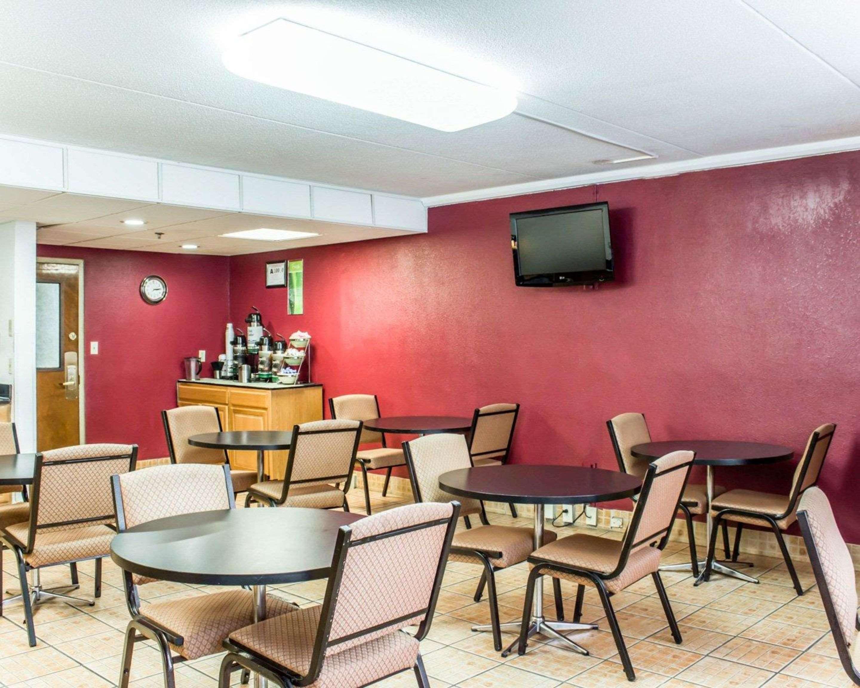Quality Inn & Suites Fayetteville Εξωτερικό φωτογραφία