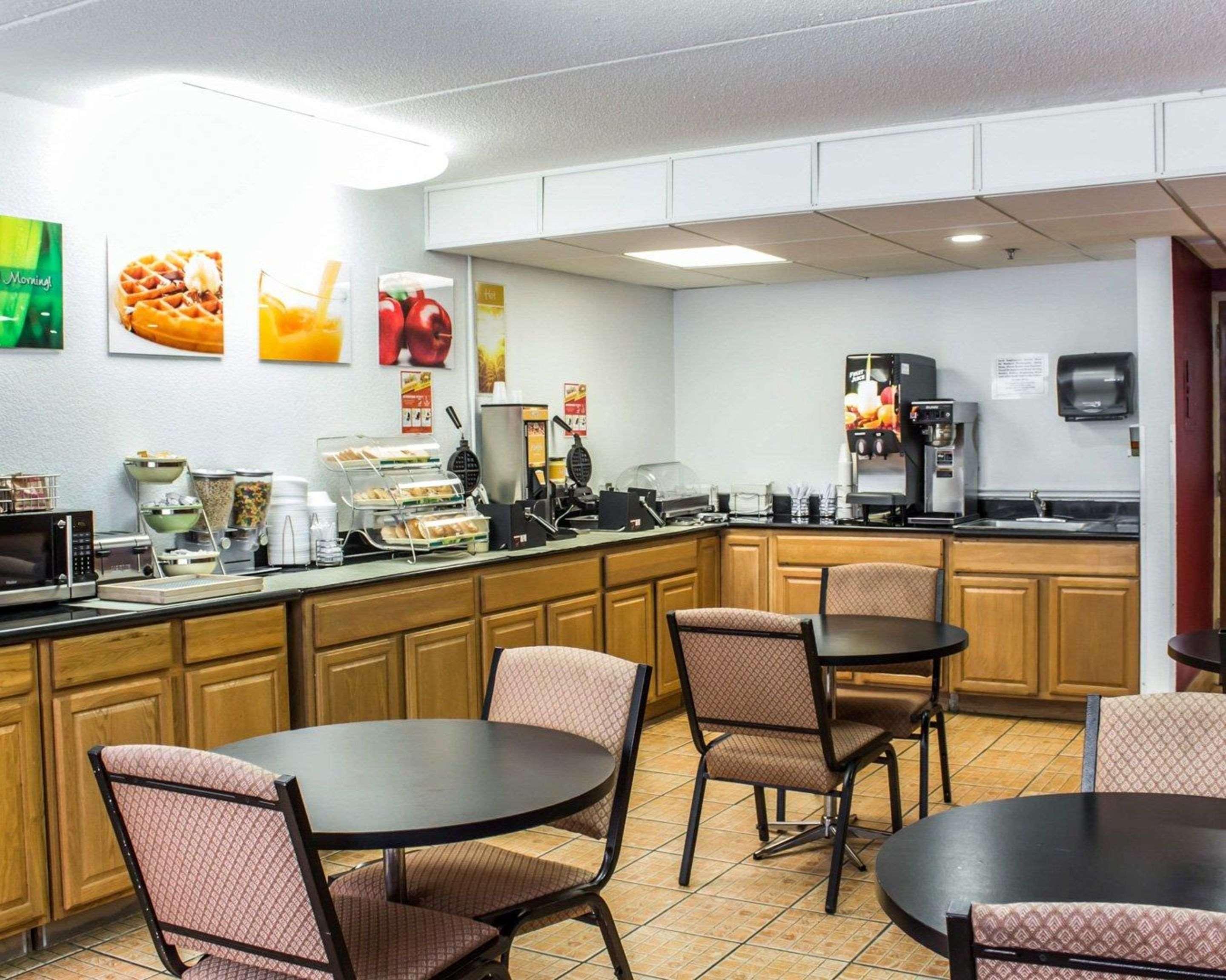 Quality Inn & Suites Fayetteville Εξωτερικό φωτογραφία