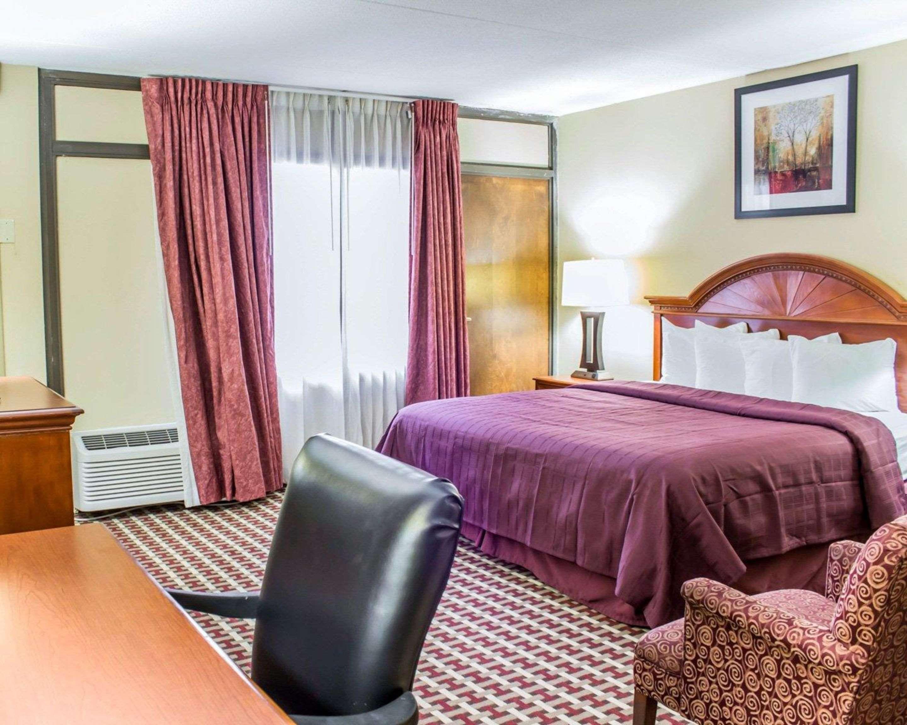 Quality Inn & Suites Fayetteville Εξωτερικό φωτογραφία