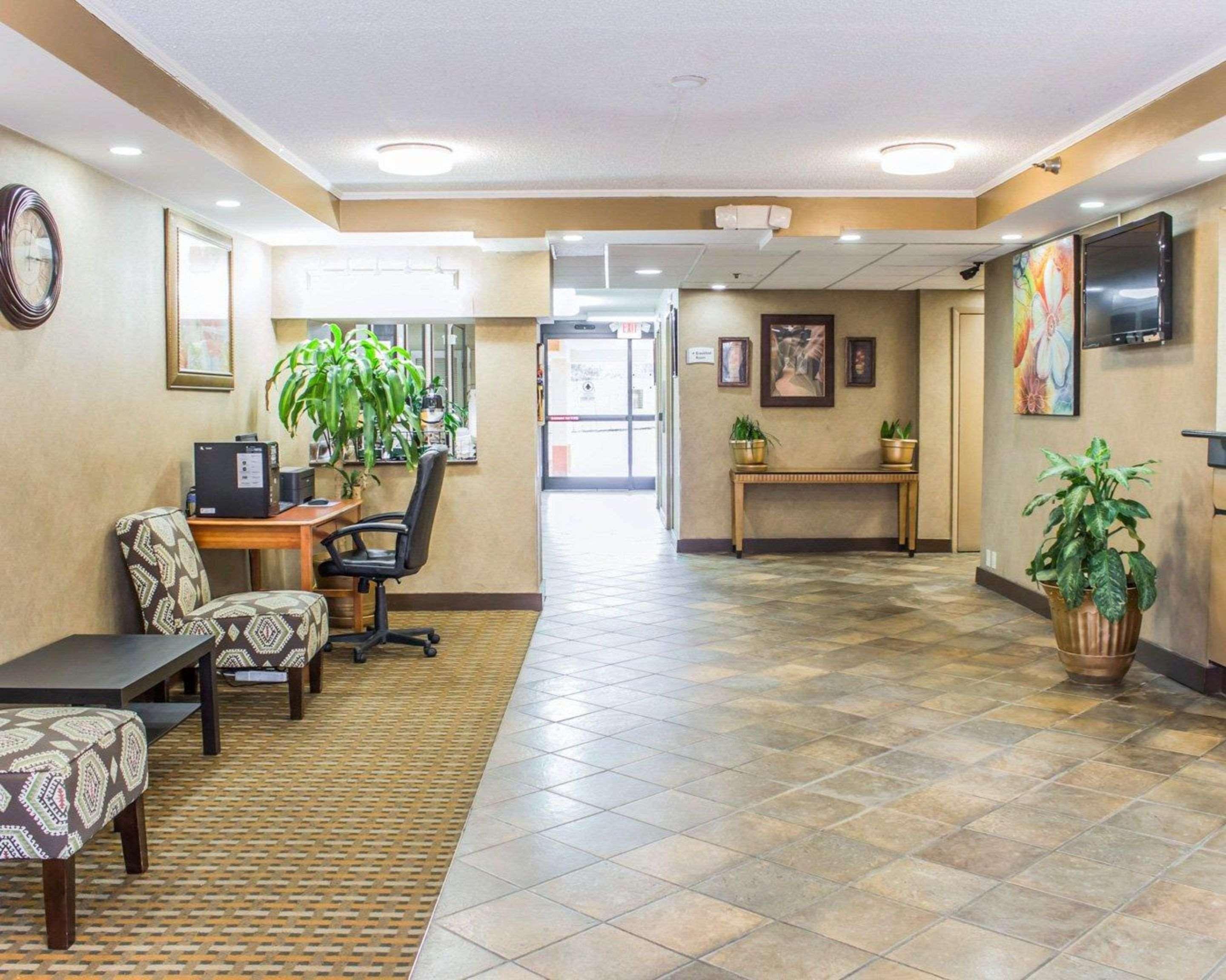 Quality Inn & Suites Fayetteville Εξωτερικό φωτογραφία