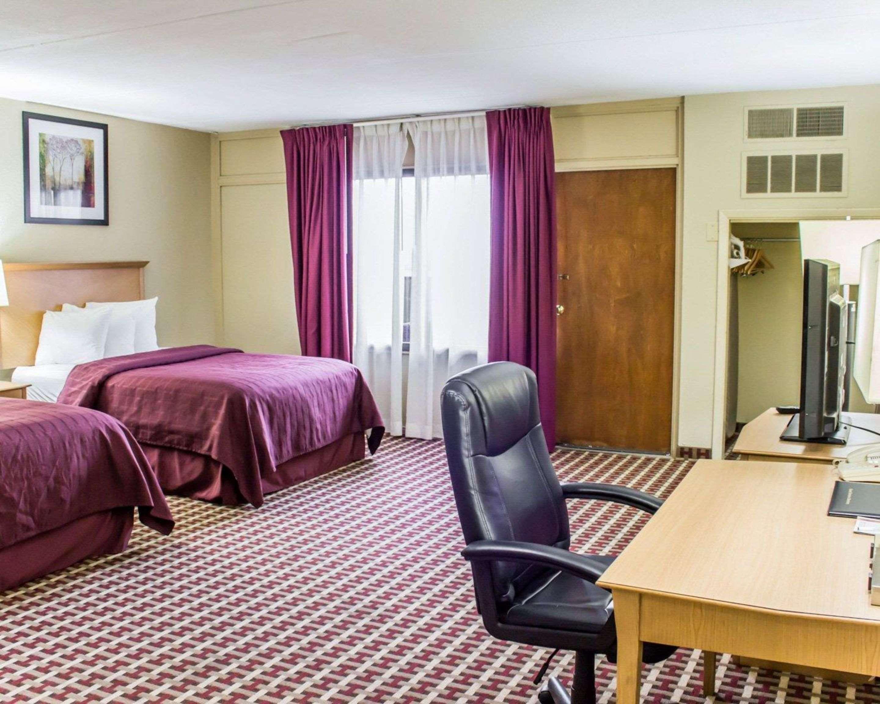 Quality Inn & Suites Fayetteville Εξωτερικό φωτογραφία