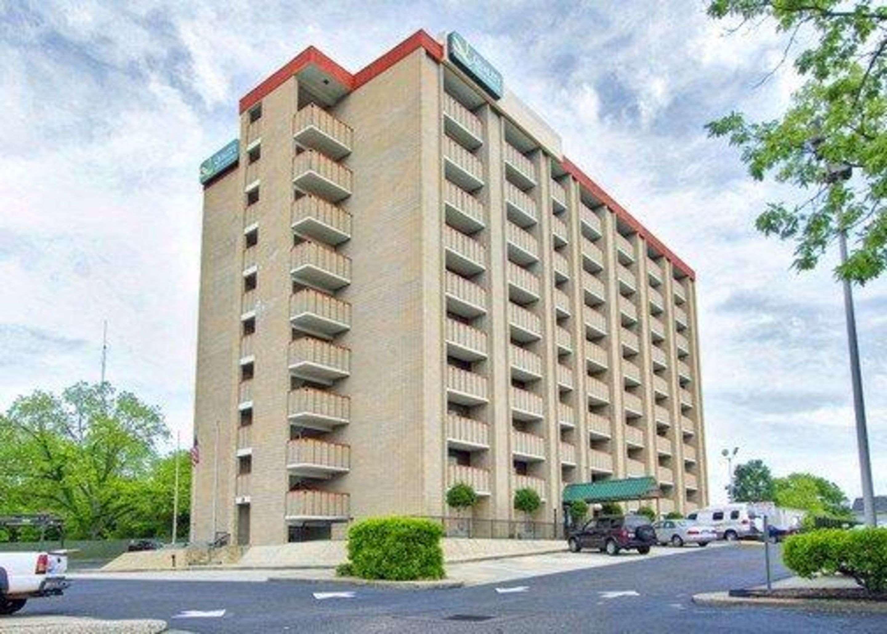 Quality Inn & Suites Fayetteville Εξωτερικό φωτογραφία
