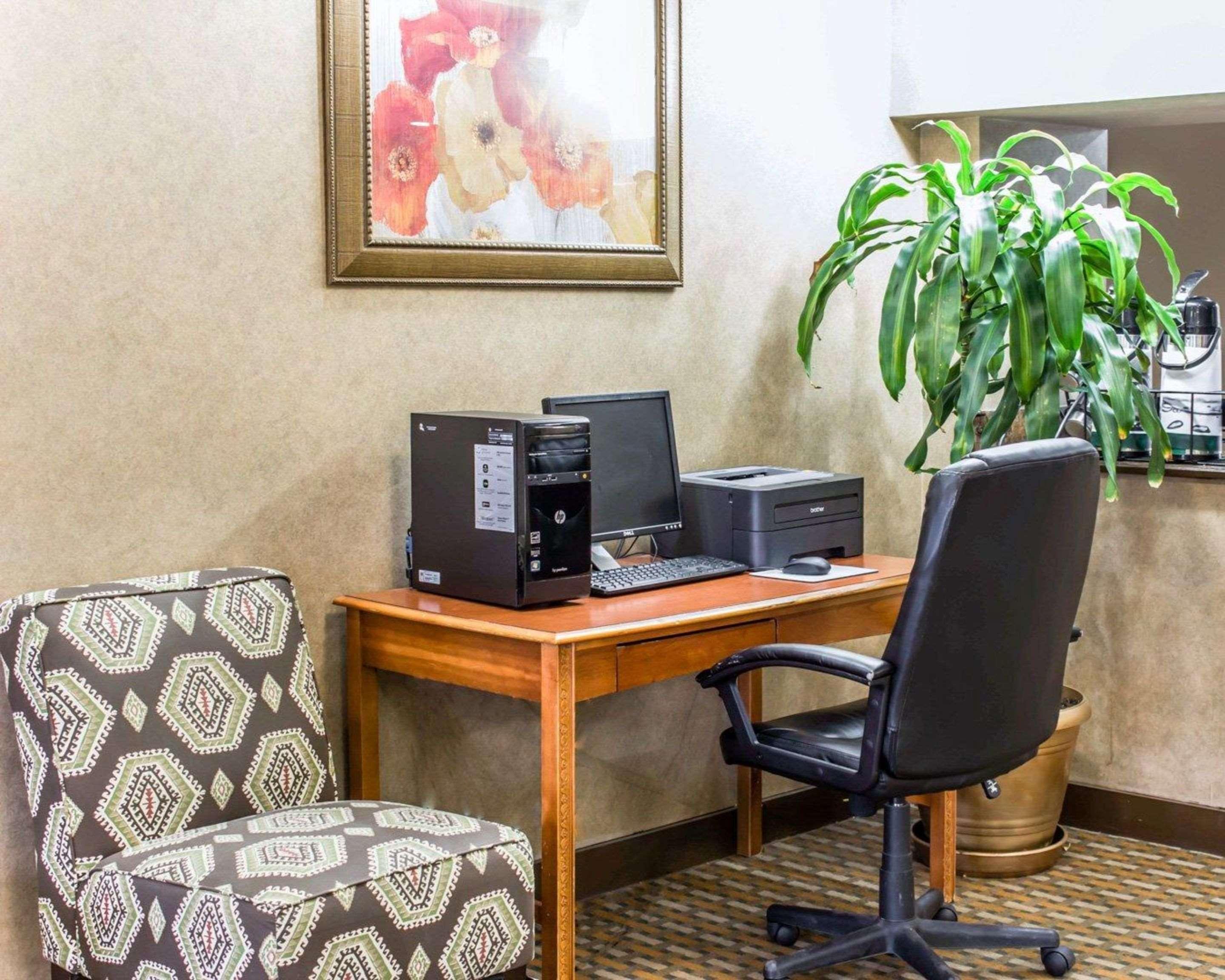 Quality Inn & Suites Fayetteville Εξωτερικό φωτογραφία