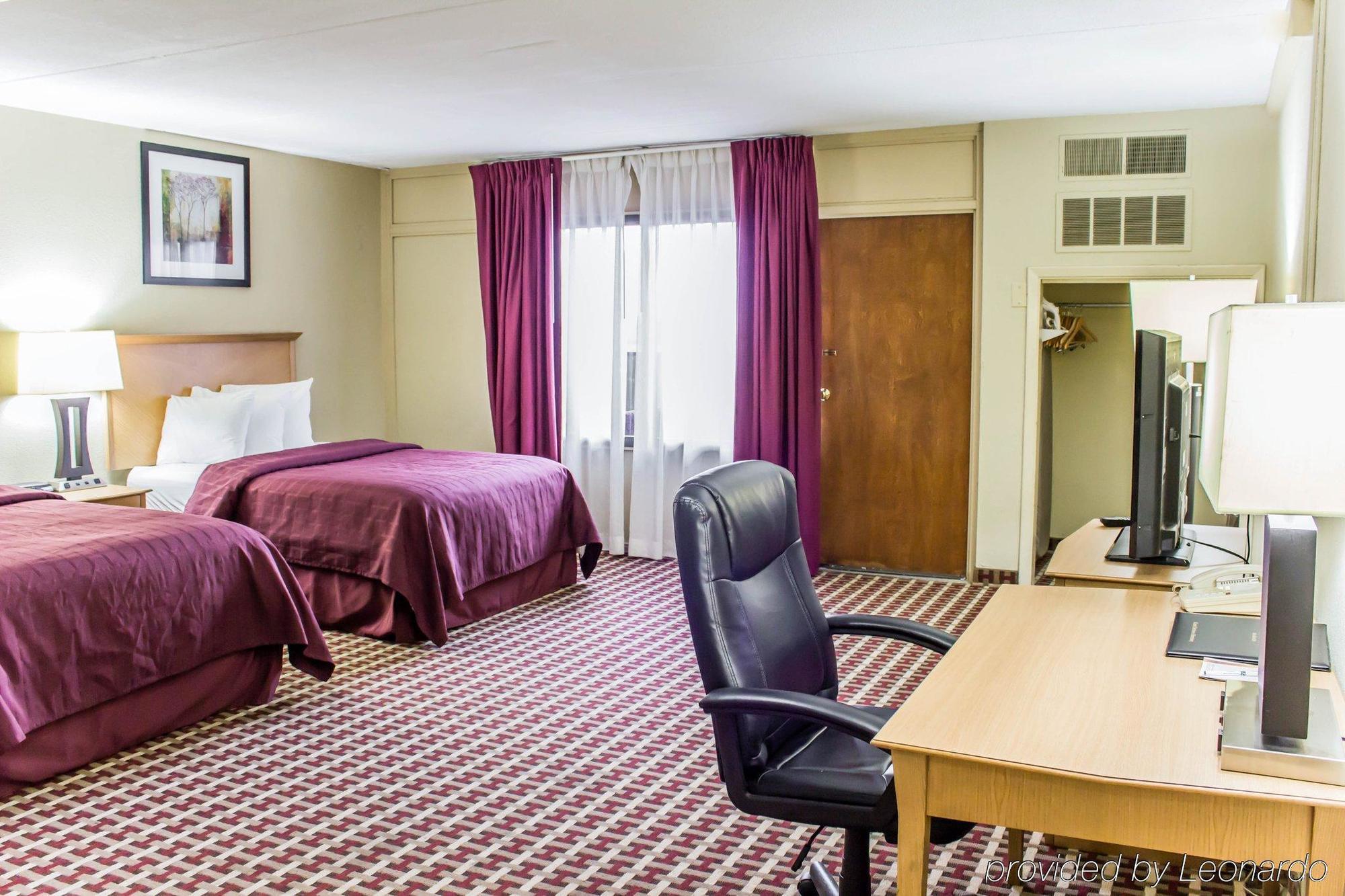 Quality Inn & Suites Fayetteville Εξωτερικό φωτογραφία
