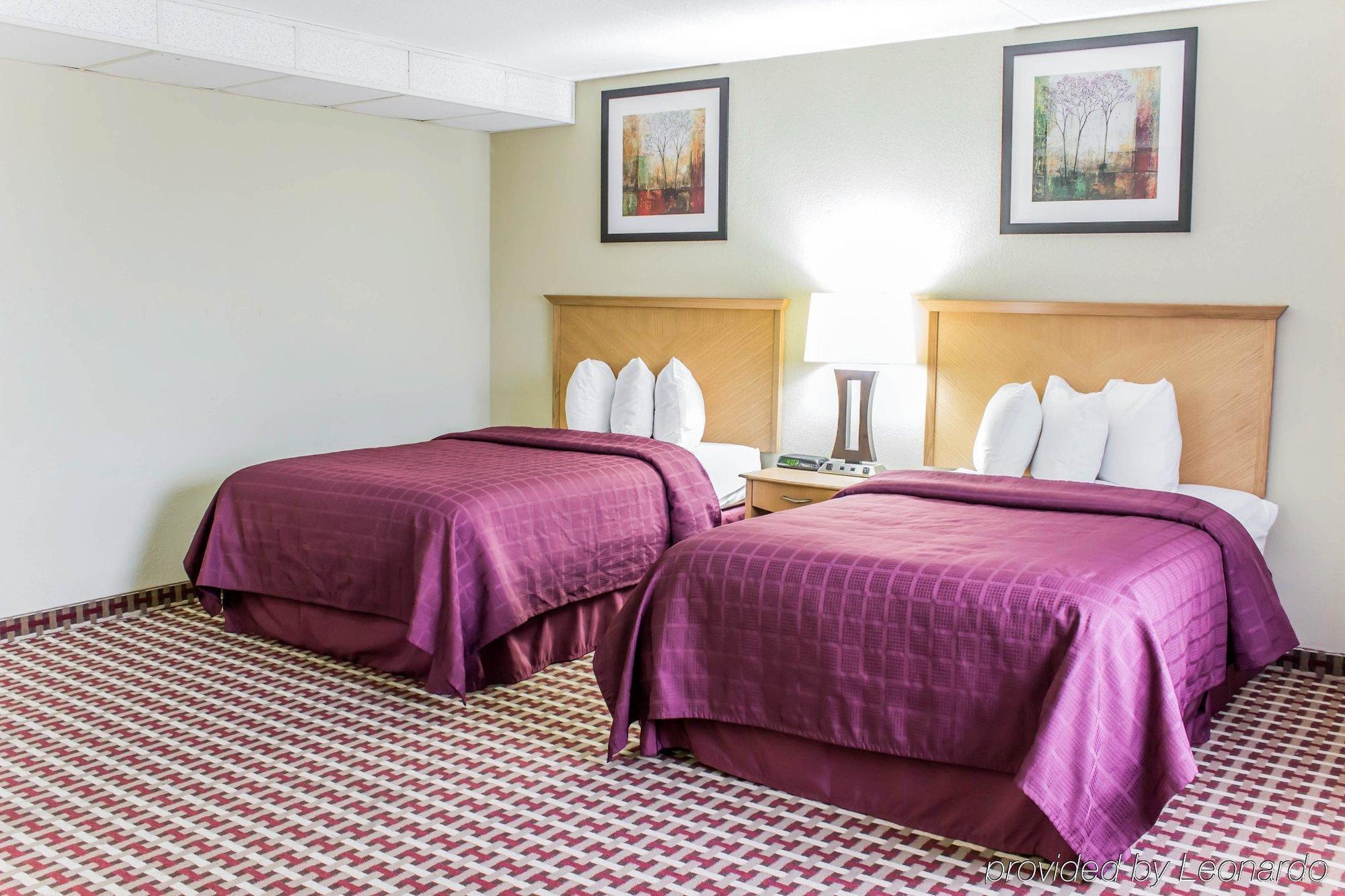 Quality Inn & Suites Fayetteville Εξωτερικό φωτογραφία