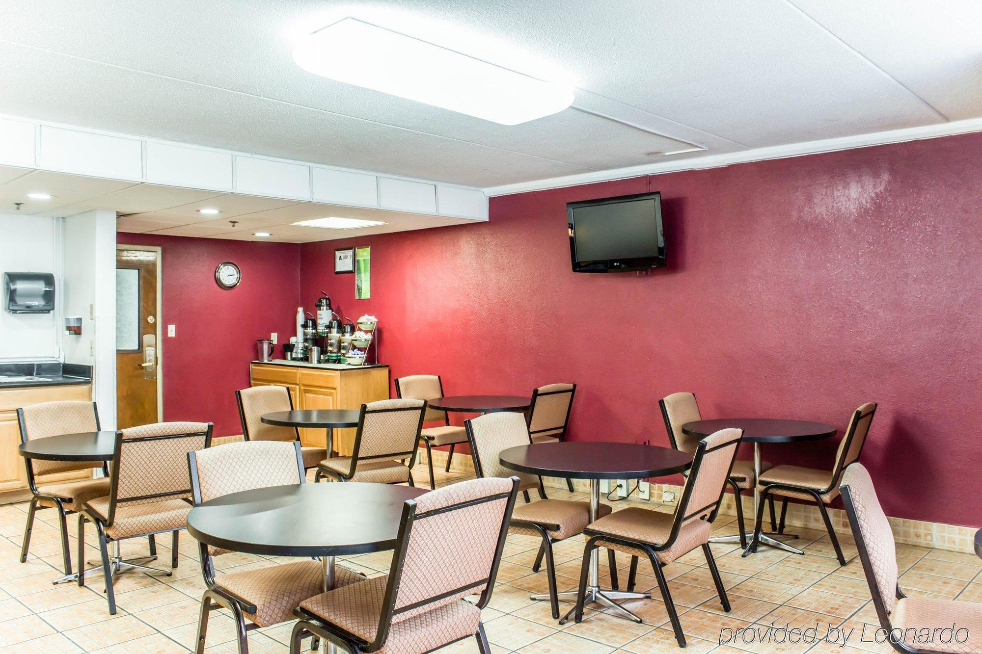 Quality Inn & Suites Fayetteville Εξωτερικό φωτογραφία
